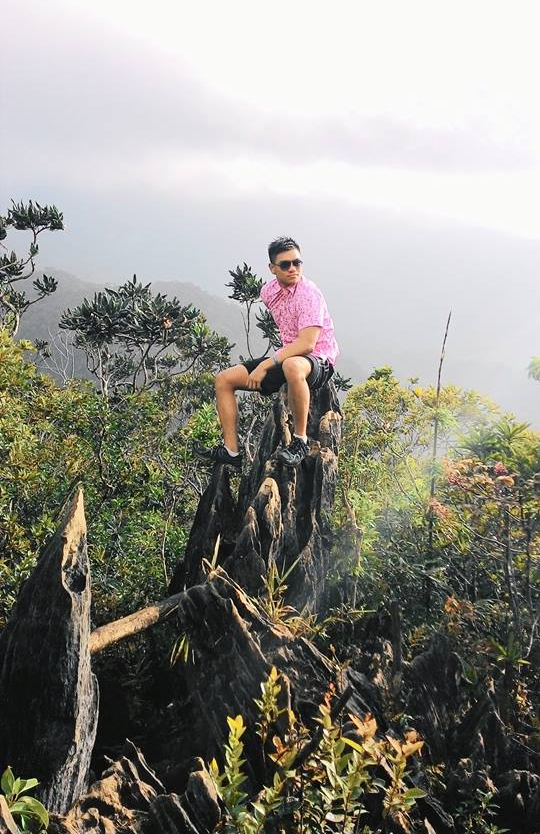 The traveling pink polo reaches Mt. Daraitan!