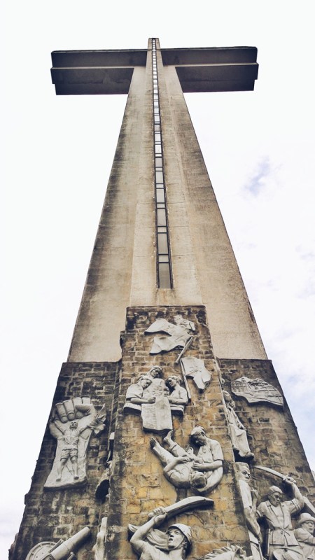 A cross so tall, you can't fit in in a picture