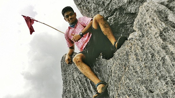 The traveling pink polo reaches Mt. Sipit Ulang!