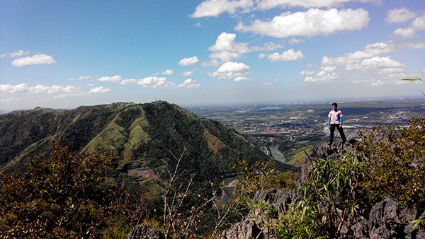 The traveling pink polo conquers Mt. Hapunang Banoi!