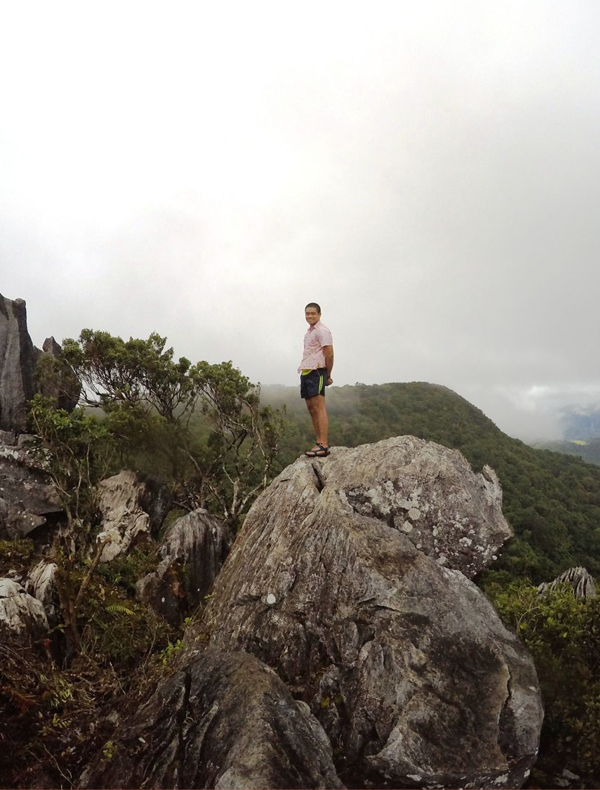The traveling pink polo goes to Mt. Lubog!