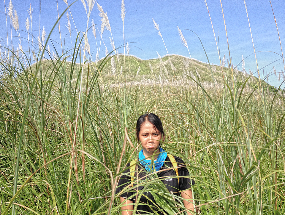 Kalisungan's 3 peaks behind my legit mountaineer friend