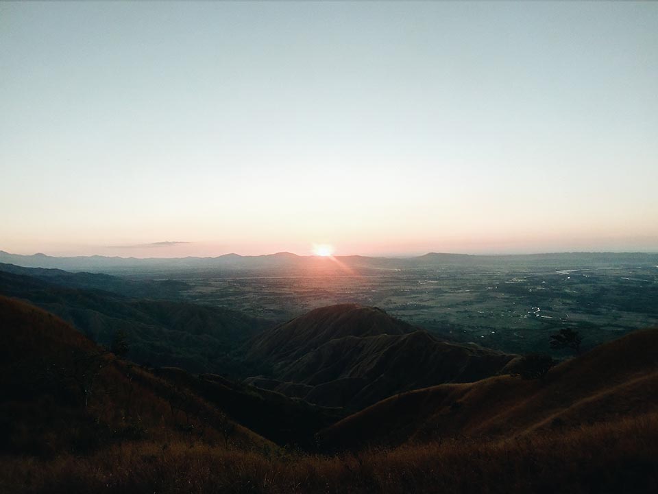 The sun's final rays of light saying goodbye to the day